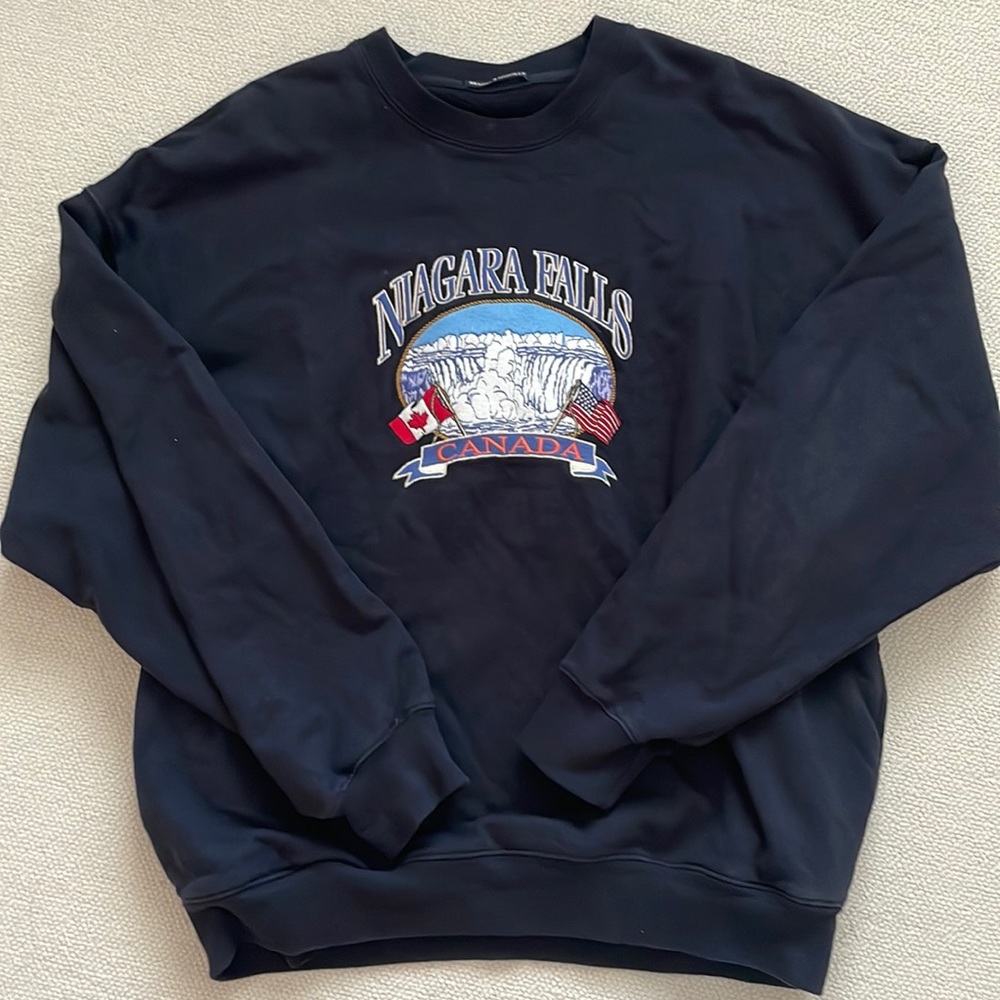 Brandy Melville Sweatshirt